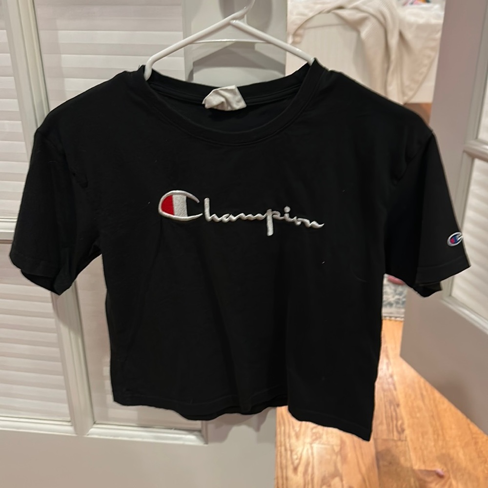 Cropped large champion T-shirt